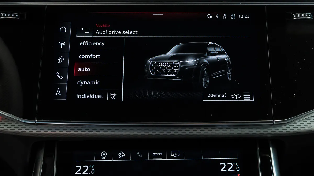 Obrázok Q7 SUV S line TDI quattro 210kW