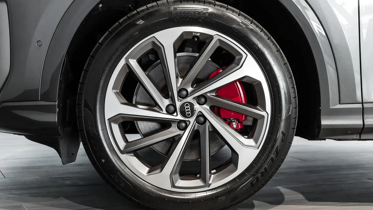 Obrázok Q5 SUV e-hybrid quattro 220kW STR