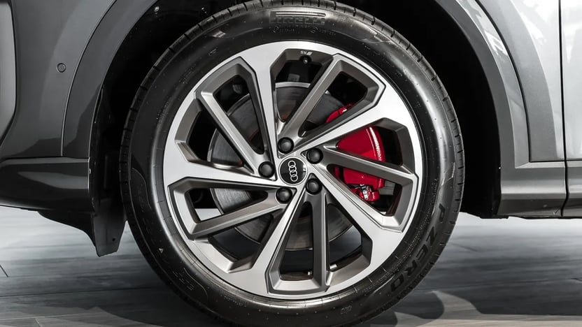 Obrázok Q5 SUV e-hybrid quattro 220kW STR