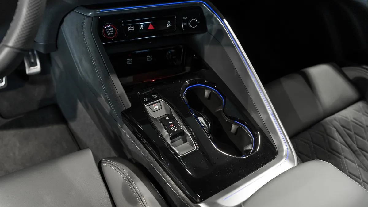 Obrázok Q5 SUV e-hybrid quattro 220kW STR