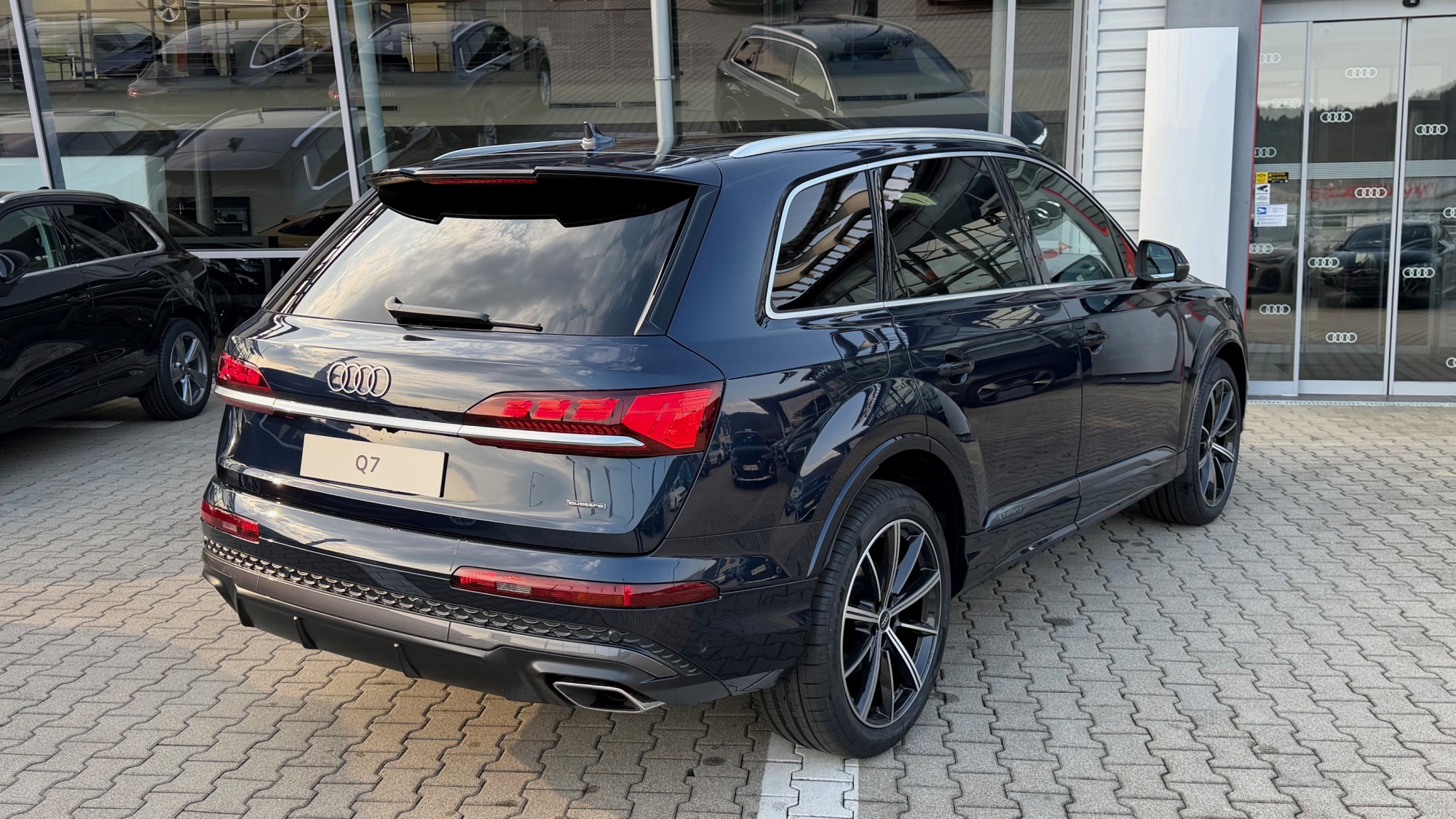 Obrázok Q7 SUV S line TDI quattro 210kW