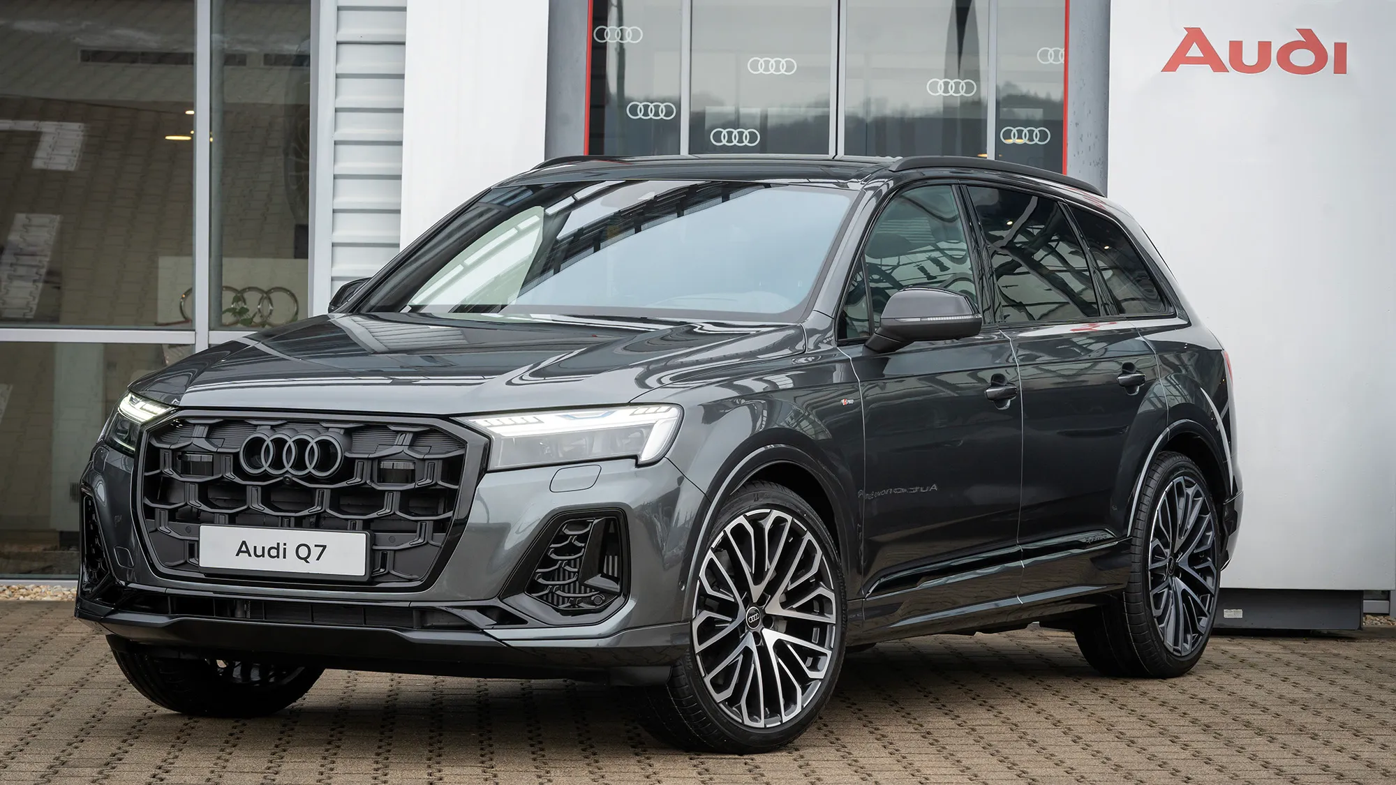 Obrázok Q7 SUV S line TFSI quattro 250kW