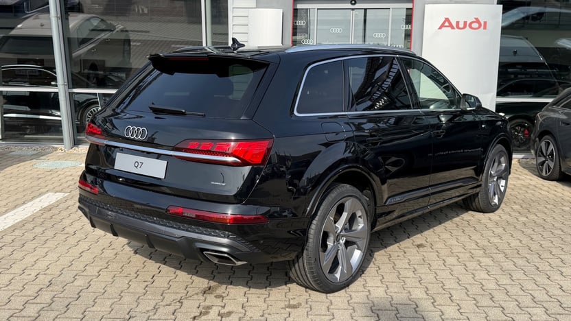 Obrázok Q7 SUV S line TFSI quattro 250kW
