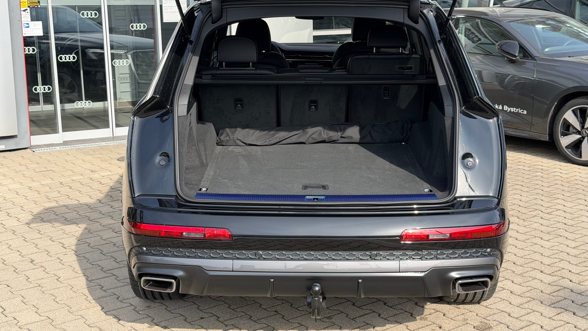 Obrázok Q7 SUV S line TFSI quattro 250kW