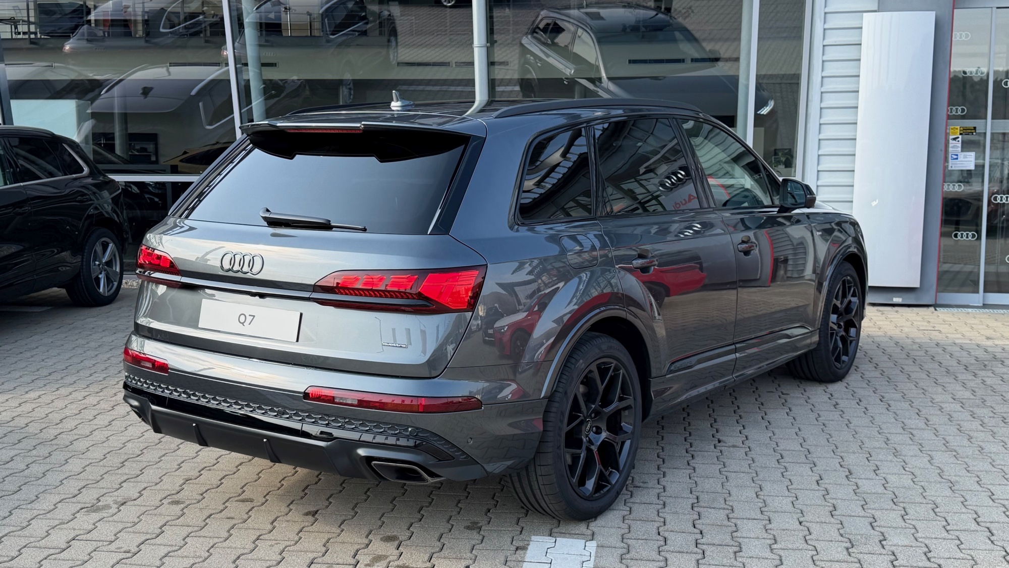 Obrázok Q7 SUV S line TDI quattro 210kW