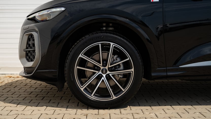 Obrázok Q5 SUV TDI quattro 150kW STR