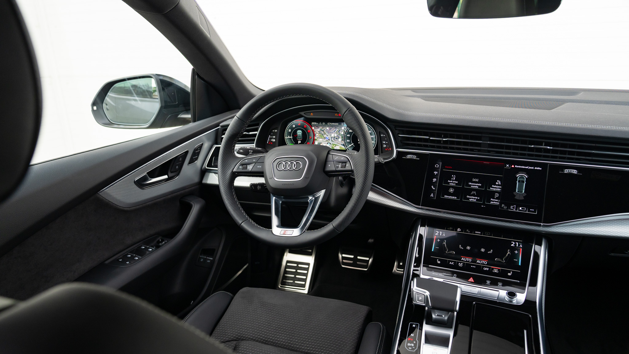Obrázok Q8 SUV TFSIe quattro 360kW