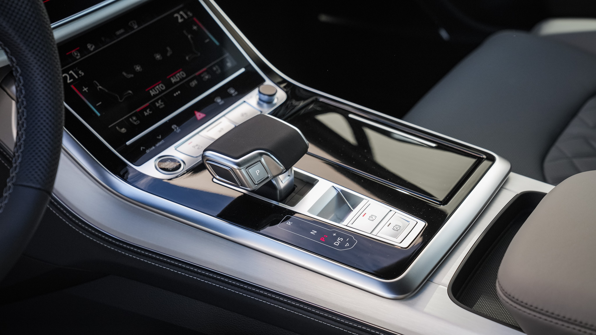 Obrázok Q7 SUV S line TDI quattro 210kW