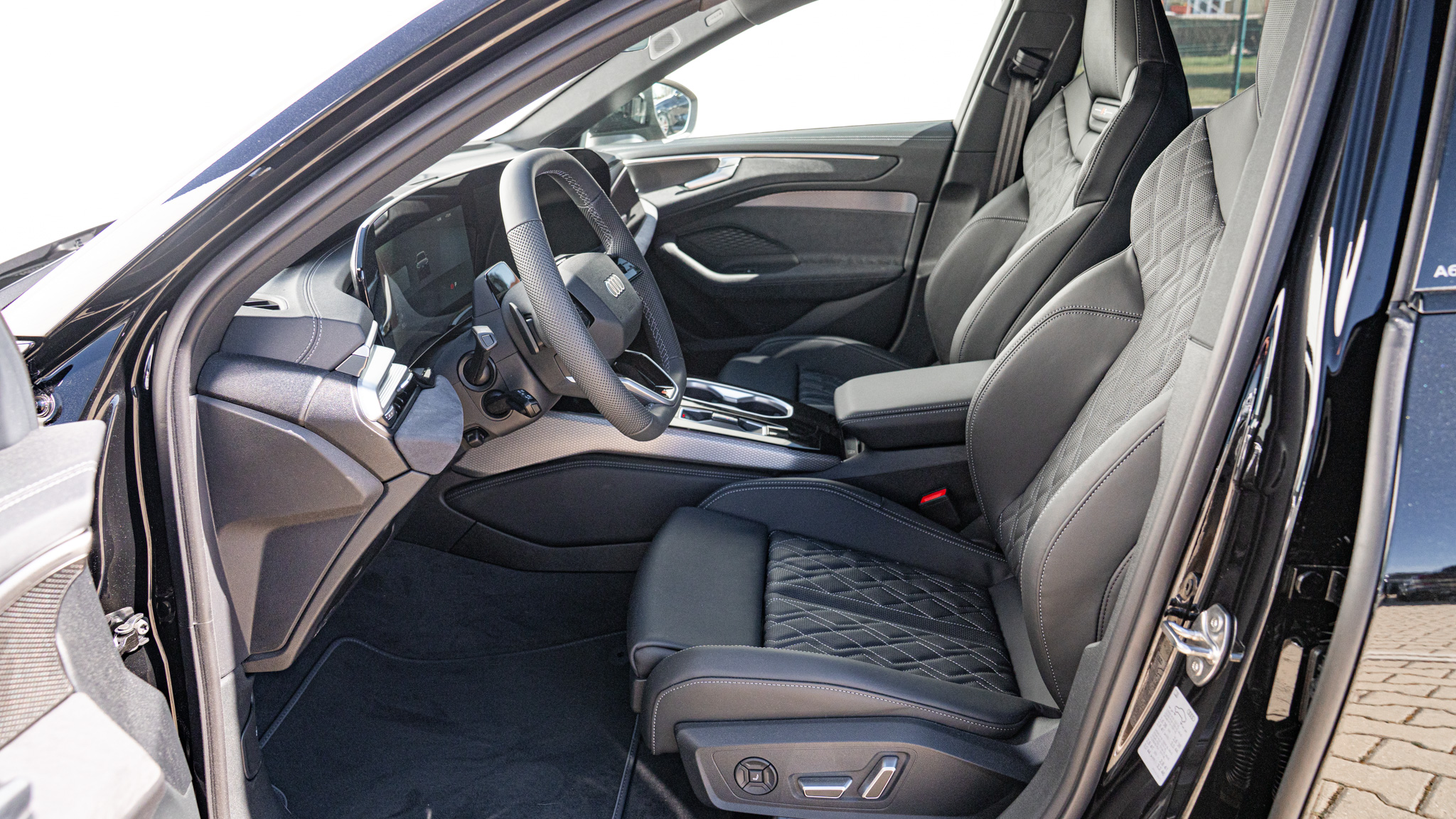 Obrázok A6 Limuzína TDI quattro 220kW STR