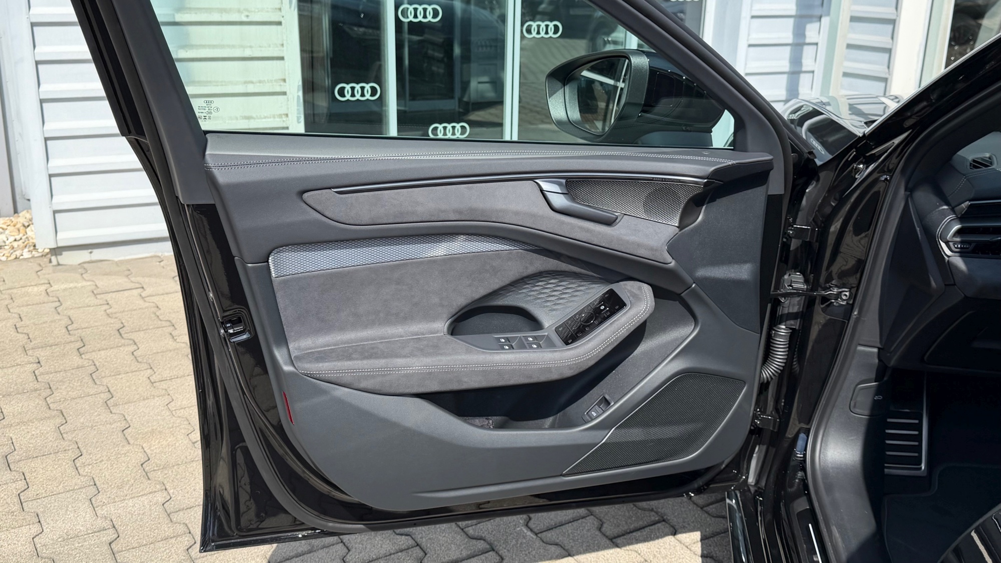 Obrázok A6 Limuzína TDI quattro 220kW STR