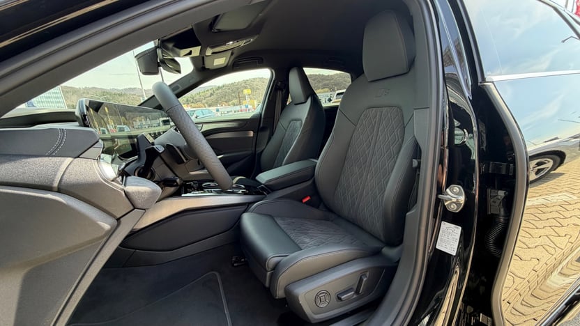 Obrázok A6 Limuzína TDI quattro 220kW STR