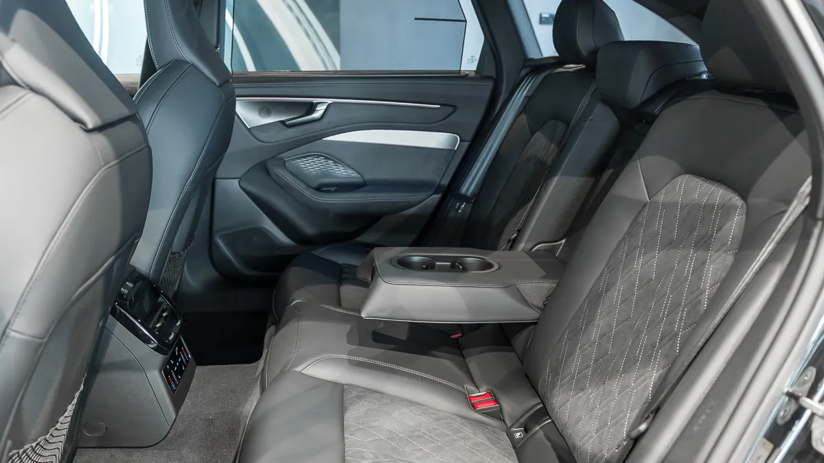 Obrázok A6 Avant TDI quattro 220kW STR