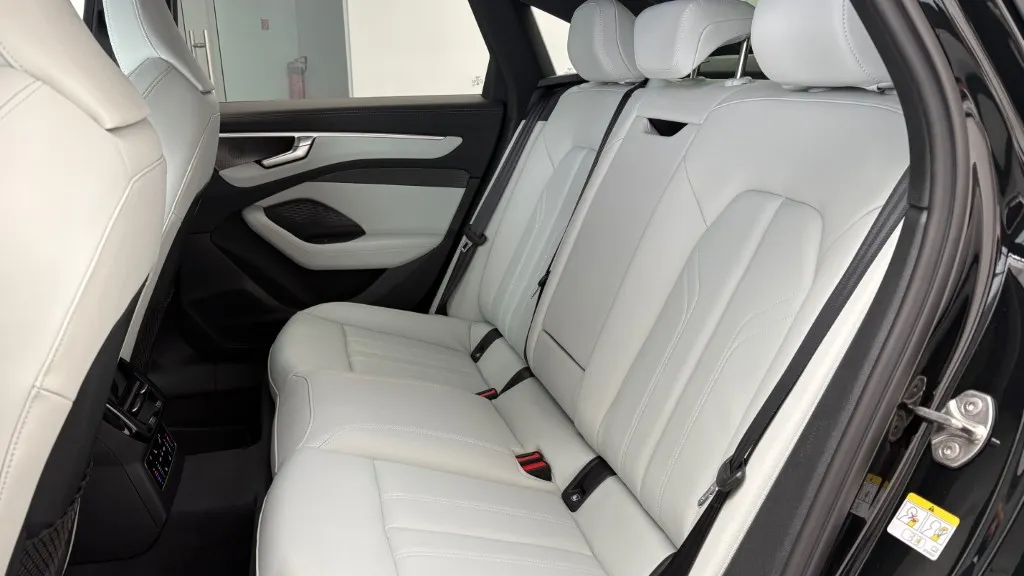 Obrázok A6 Limuzína TDI quattro 220kW STR