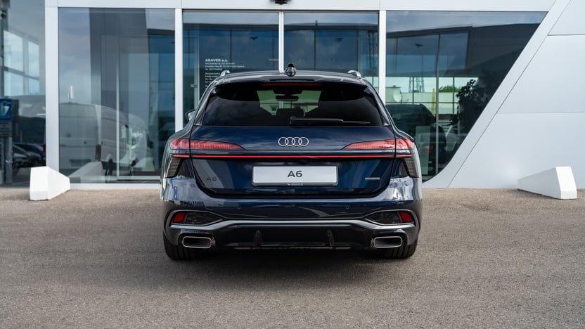 Obrázok A6 Avant e-hybrid quattro 220kW STR