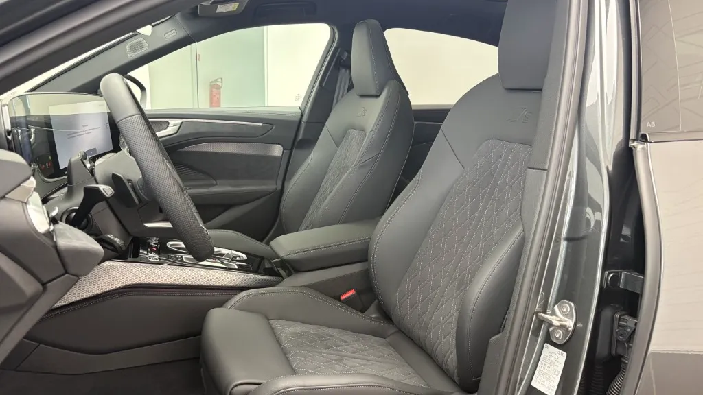 Obrázok A6 Limuzína TDI quattro 220kW STR