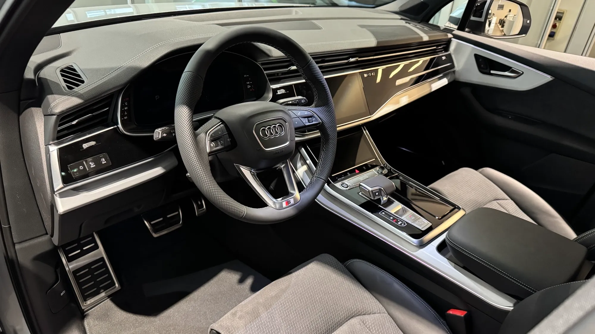 Obrázok Q7 SUV S line TDI quattro 210kW