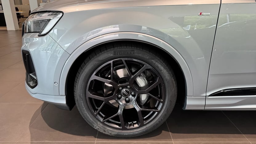 Obrázok Q7 SUV S line TDI quattro 210kW