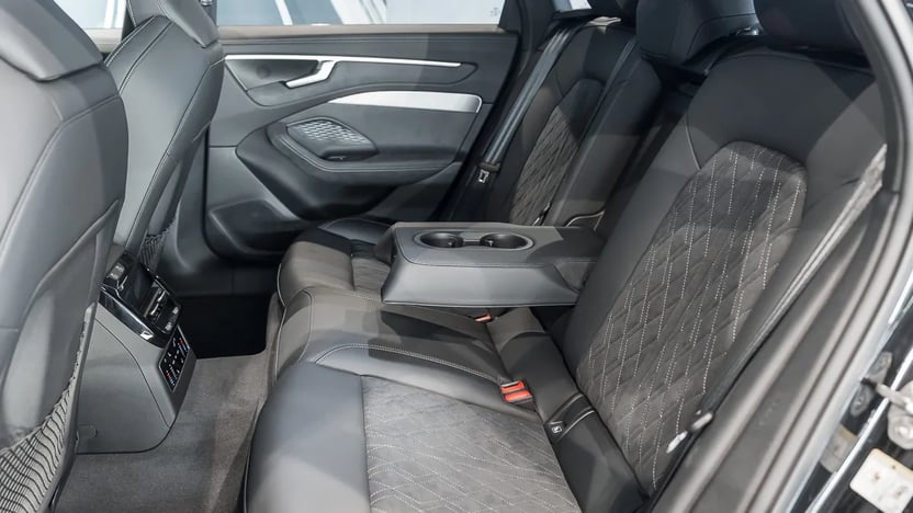 Obrázok A6 Avant e-hybrid quattro 220kW STR