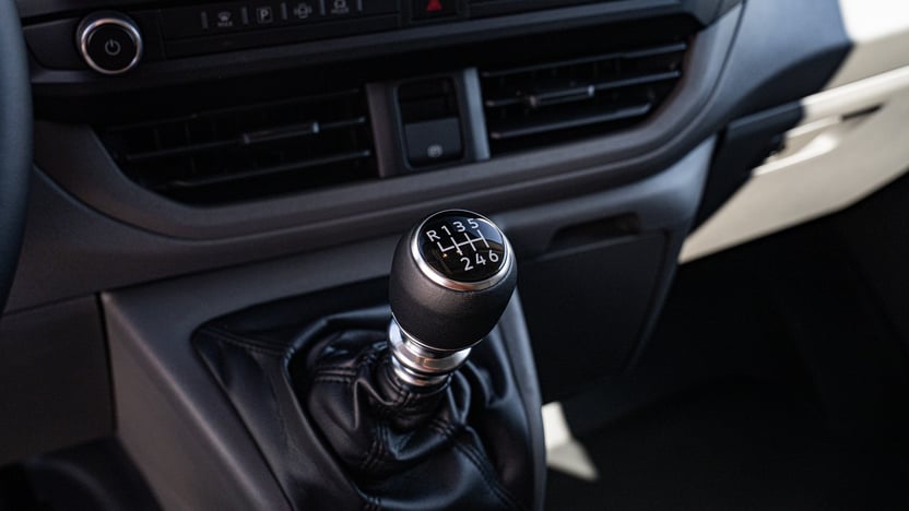 Obrázok Transporter T7 M6 FWD 2.0TDI LR BASIS