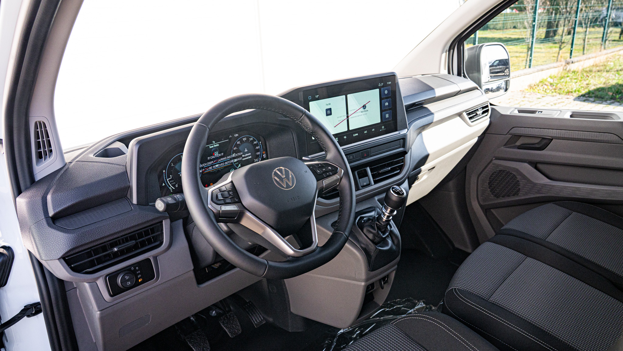 Obrázok Transporter T7 M6 FWD 2.0TDI LR BASIS