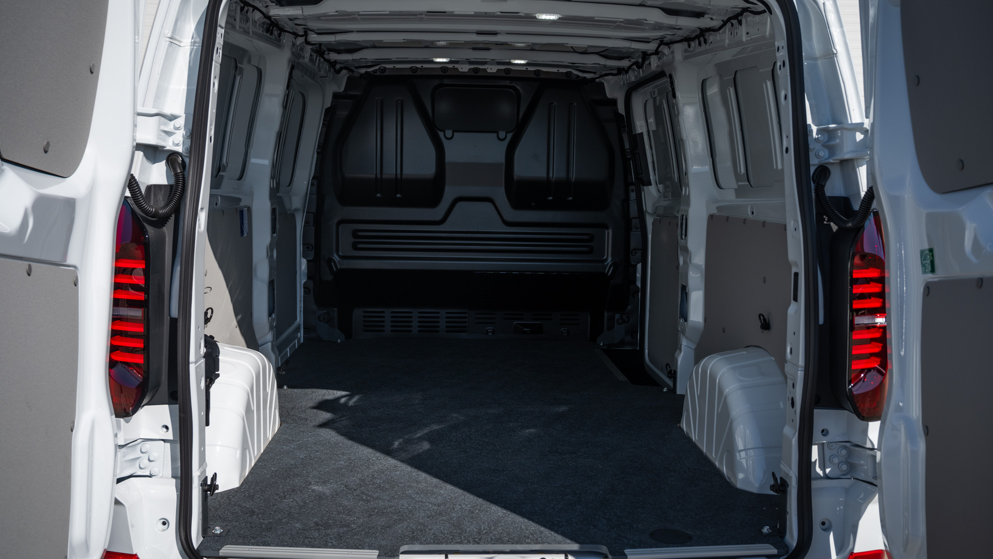 Obrázok Transporter T7 M6 FWD 2.0TDI LR BASIS