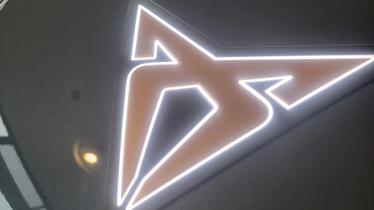 Obrázok CUPRA Tavascan VZ 340&#x2F;82 ADRENALINE 4D