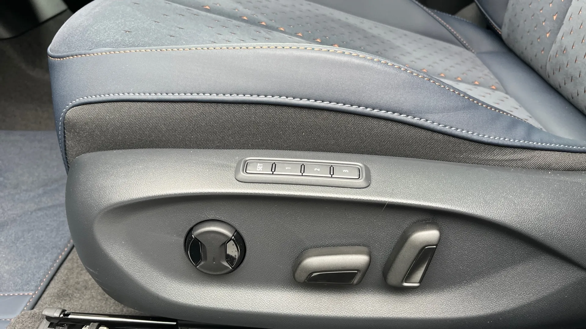 Obrázok CUPRA Tavascan VZ 340&#x2F;82 ADRENALINE 4D