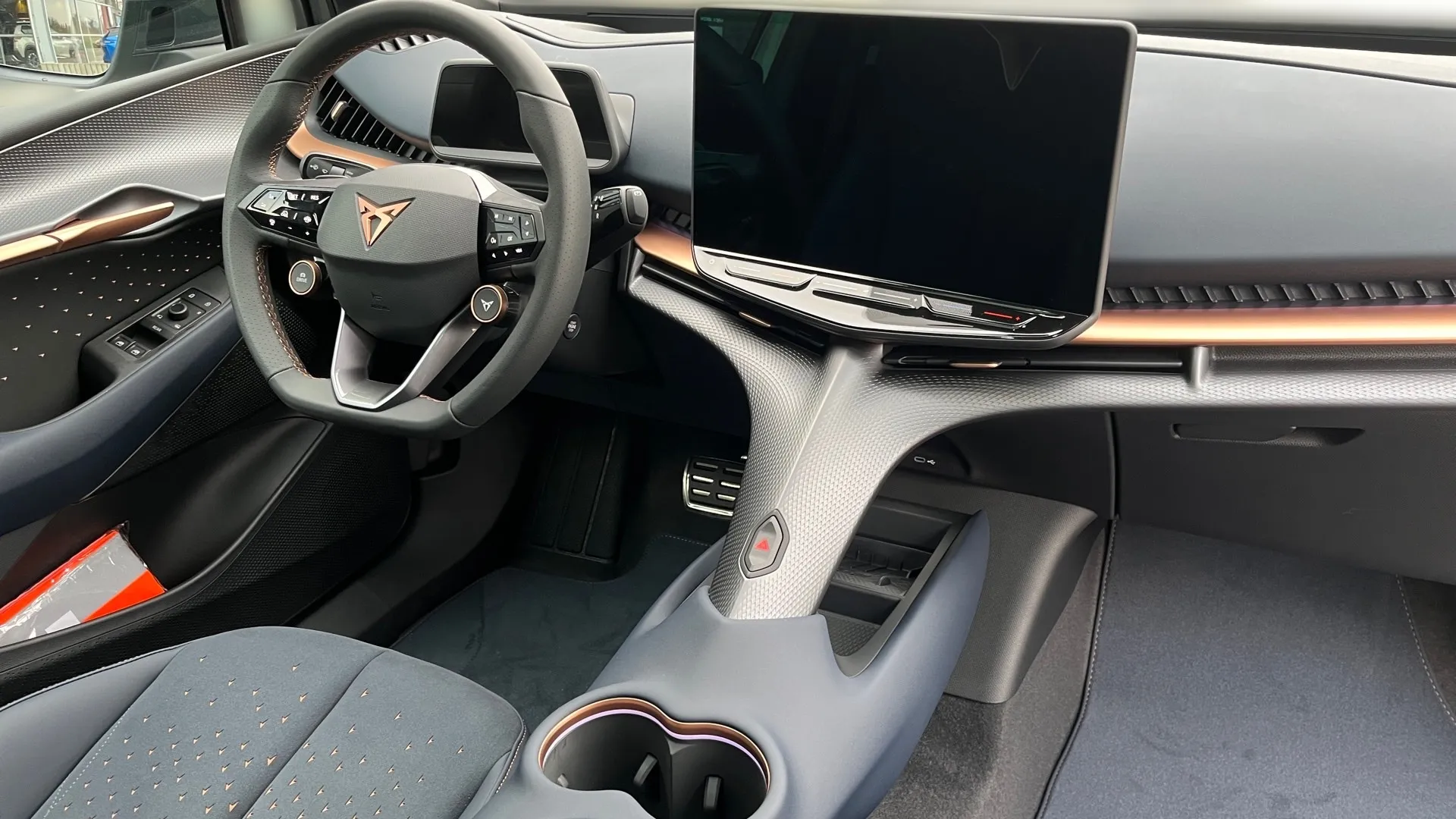 Obrázok CUPRA Tavascan VZ 340&#x2F;82 ADRENALINE 4D