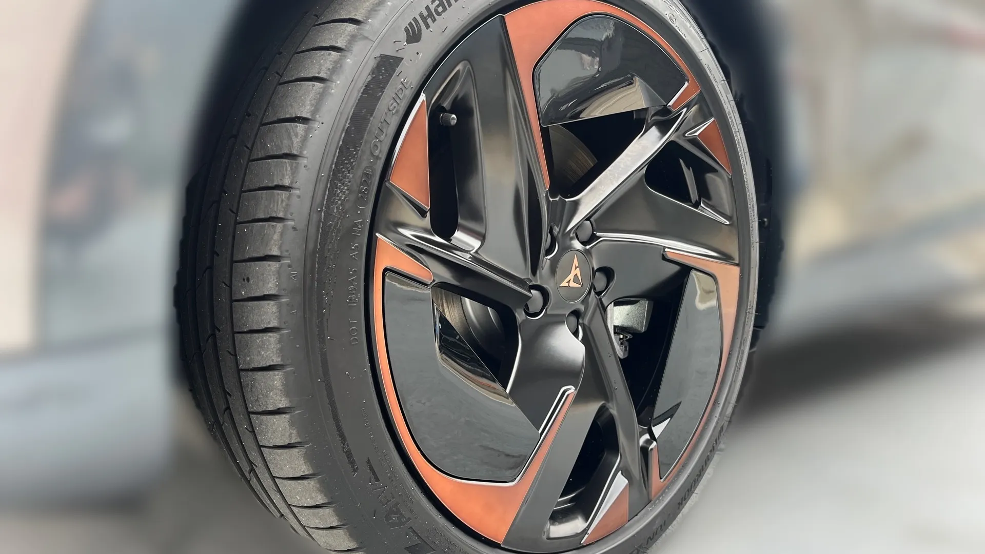 Obrázok CUPRA Tavascan VZ 340&#x2F;82 ADRENALINE 4D