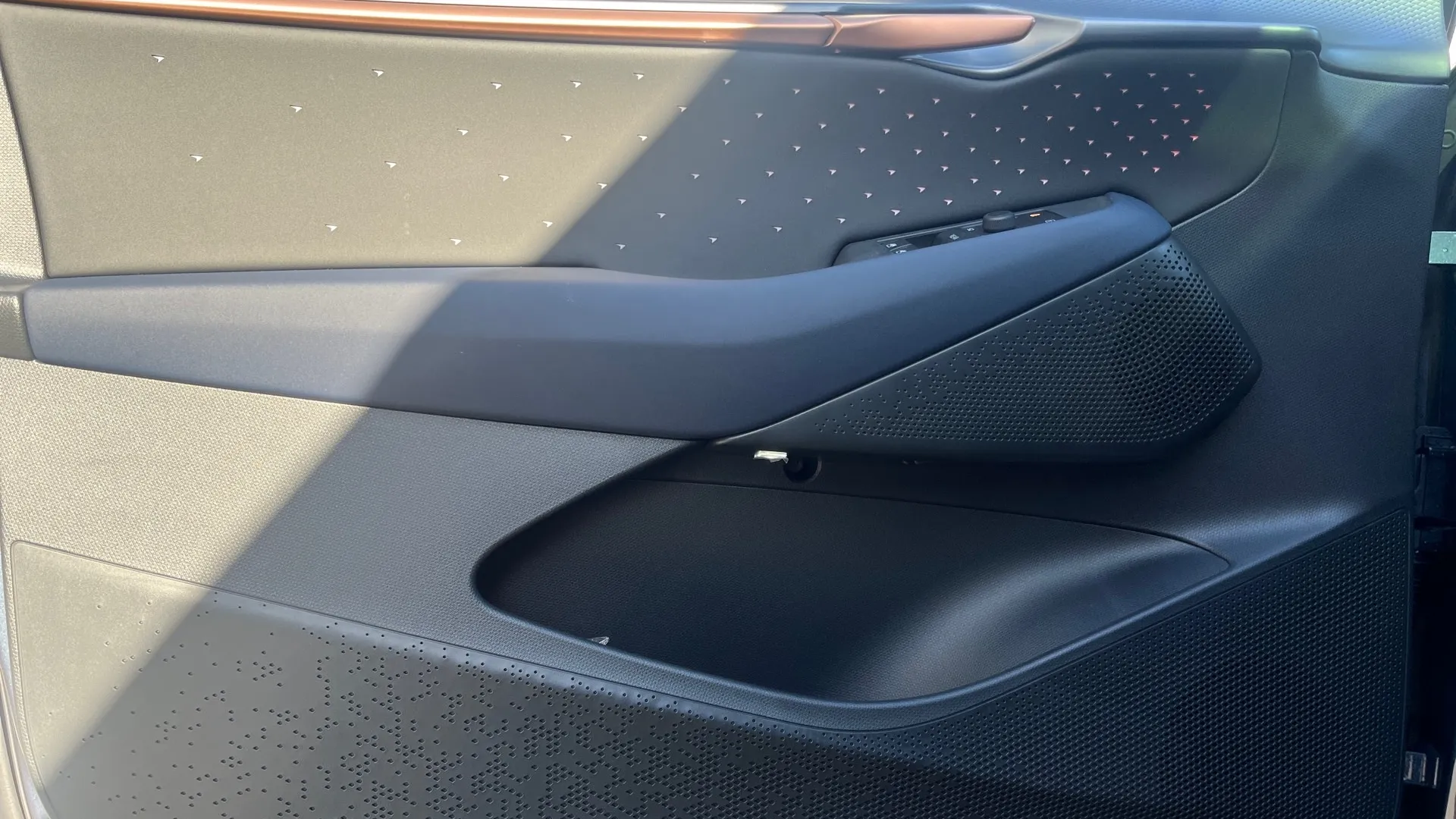 Obrázok CUPRA Tavascan VZ 340&#x2F;82 ADRENALINE 4D