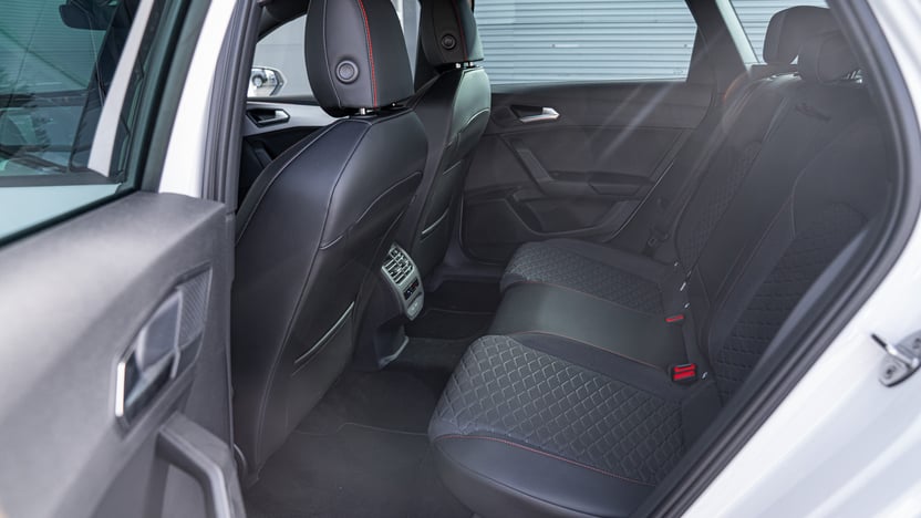 Obrázok Leon SP FR Black 1,5 eTSI 150 7DSG