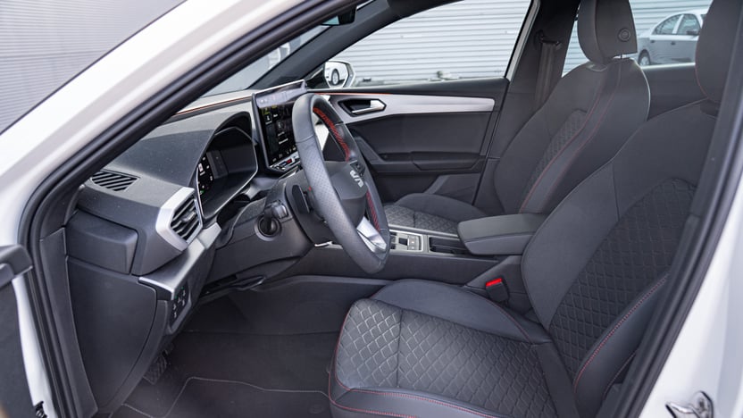 Obrázok Leon SP FR Black 1,5 eTSI 150 7DSG