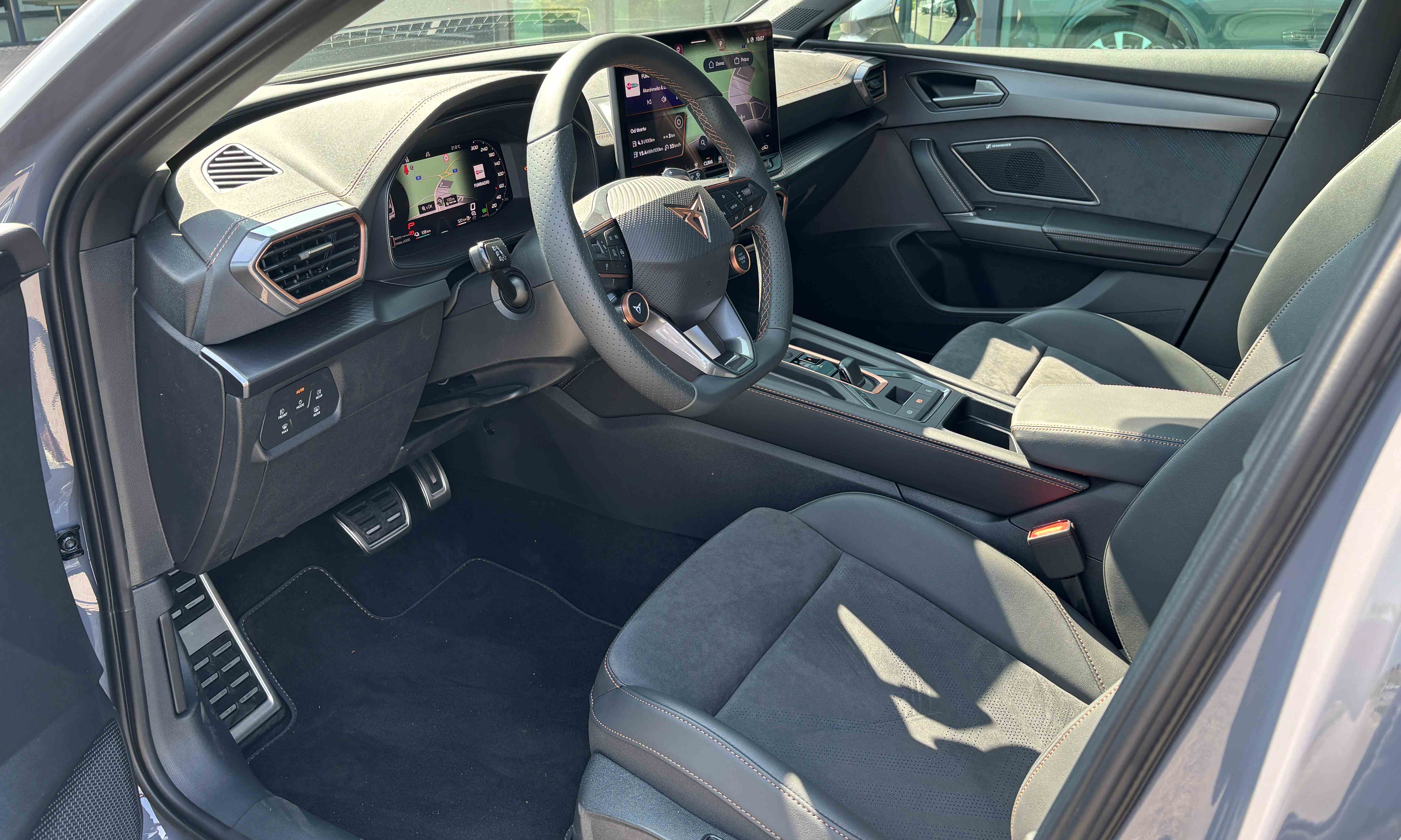 Obrázok CUPRA Leon SP VZ 272 eHybrid automat