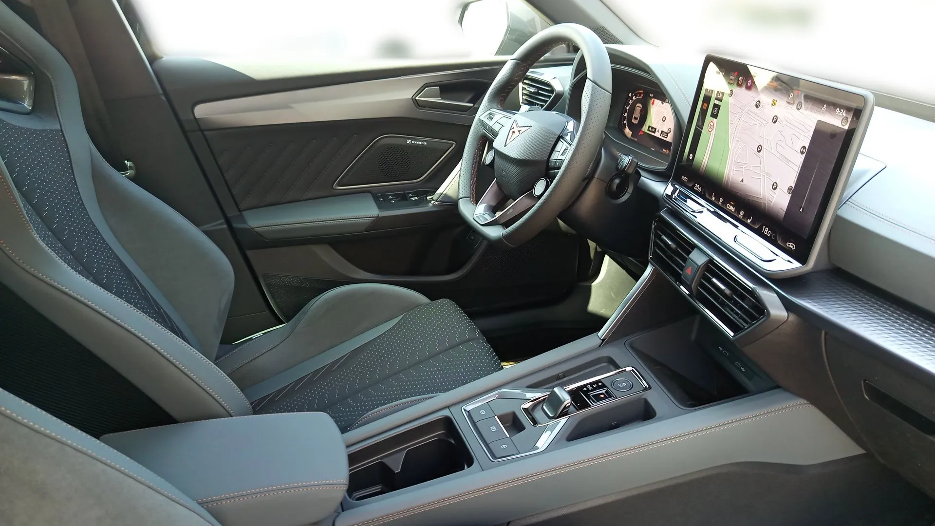 Obrázok CUPRA Leon SP VZ 2,0 TSI 333 4D 7-DSG