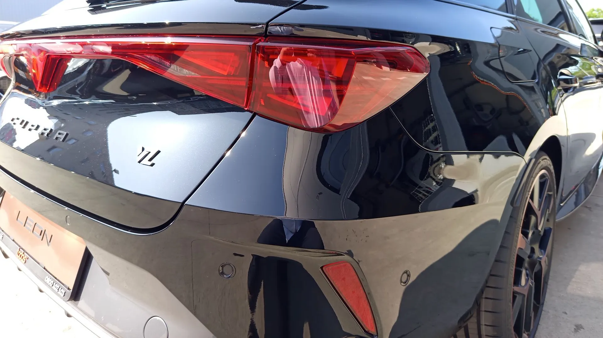 Obrázok CUPRA Leon SP VZ 2,0 TSI 333 4D 7-DSG