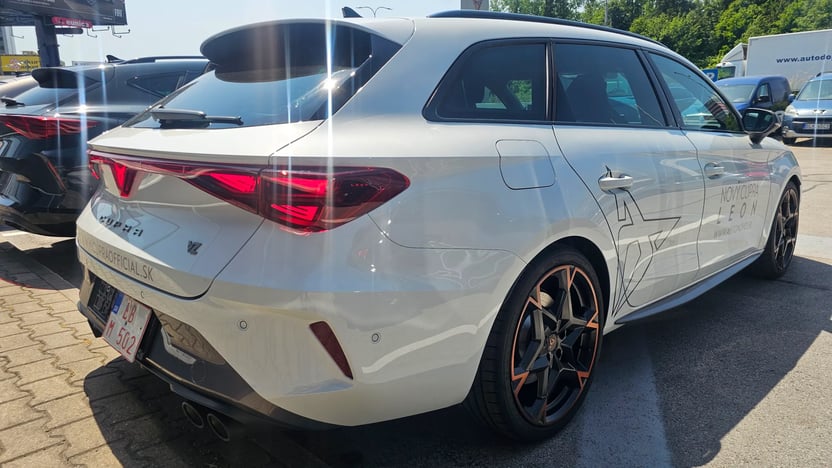 Obrázok CUPRA Leon SP VZ 2,0 TSI 333 4D 7-DSG