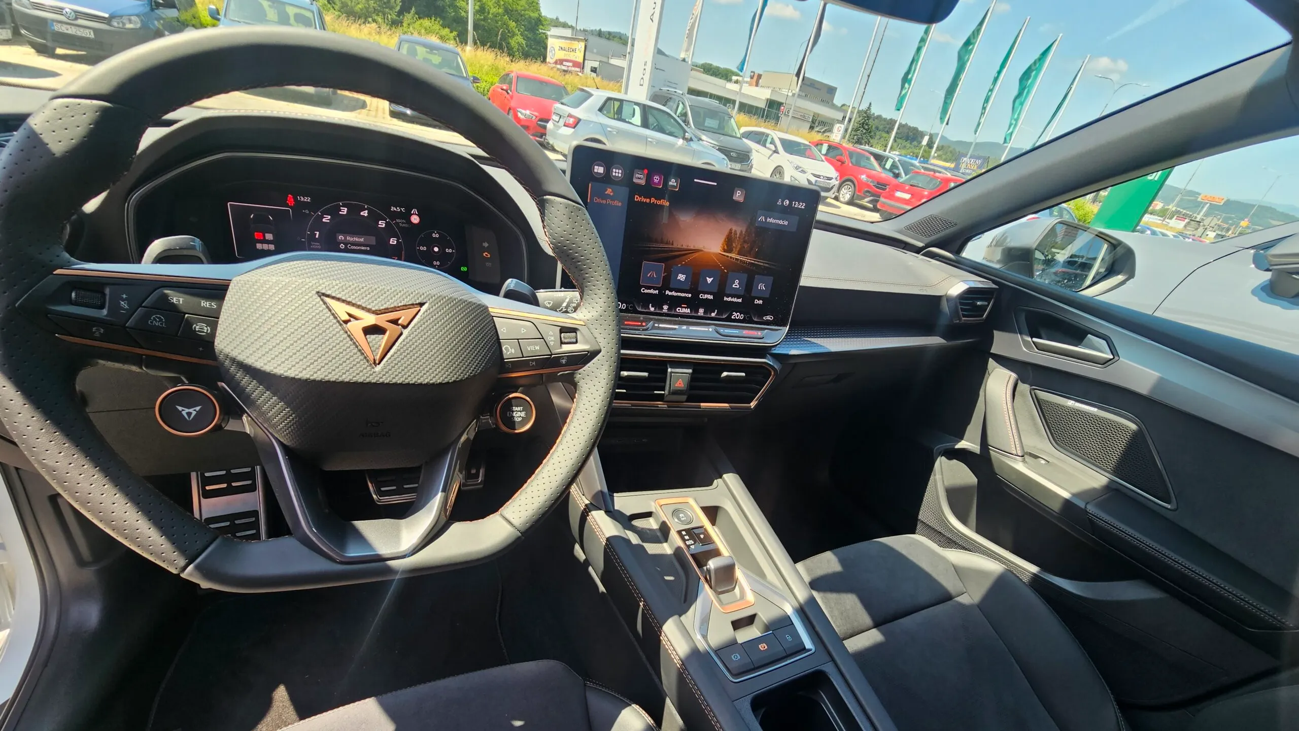 Obrázok CUPRA Leon SP VZ 2,0 TSI 333 4D 7-DSG