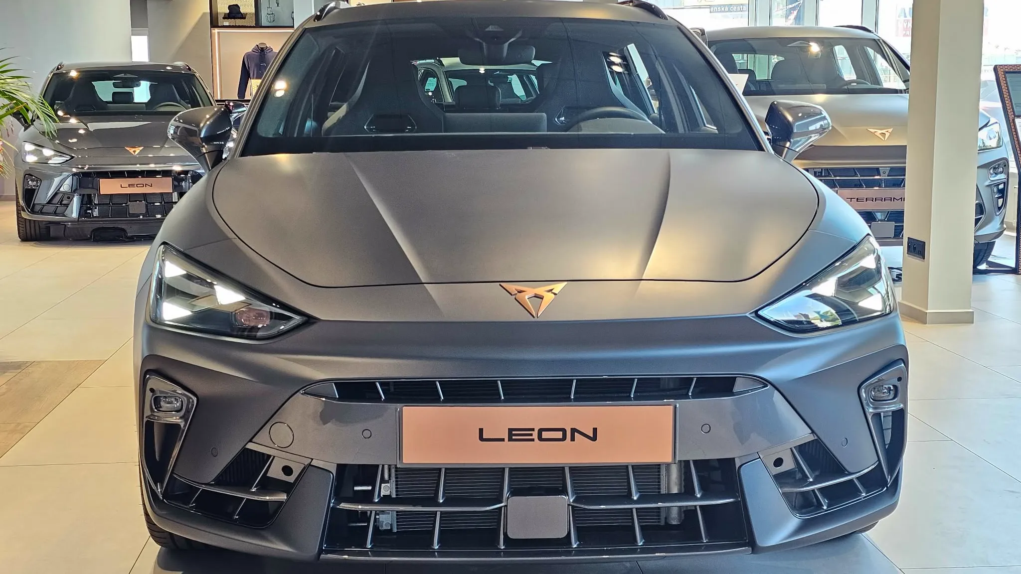 Obrázok CUPRA Leon SP VZ 2,0 TSI 333 4D 7-DSG
