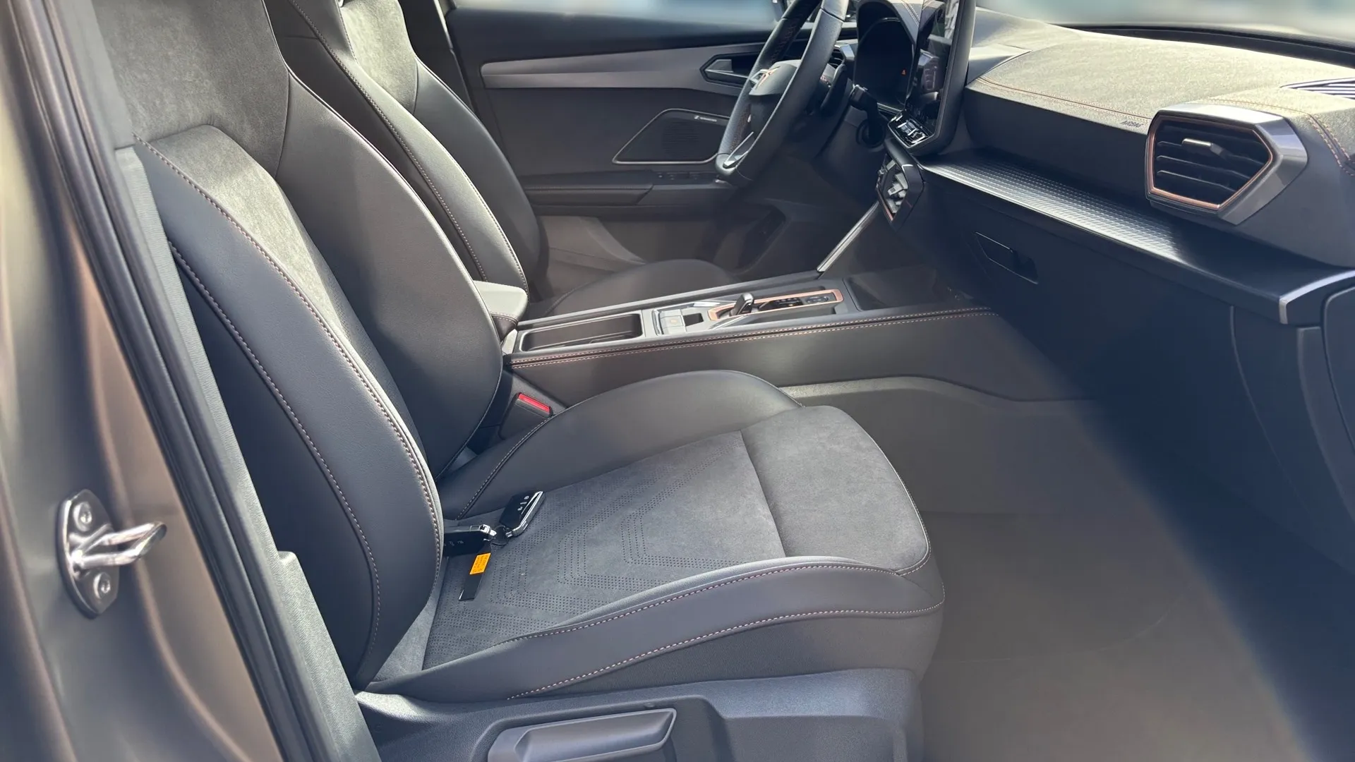 Obrázok CUPRA Formentor 1,5 eTSI 150 7DSG