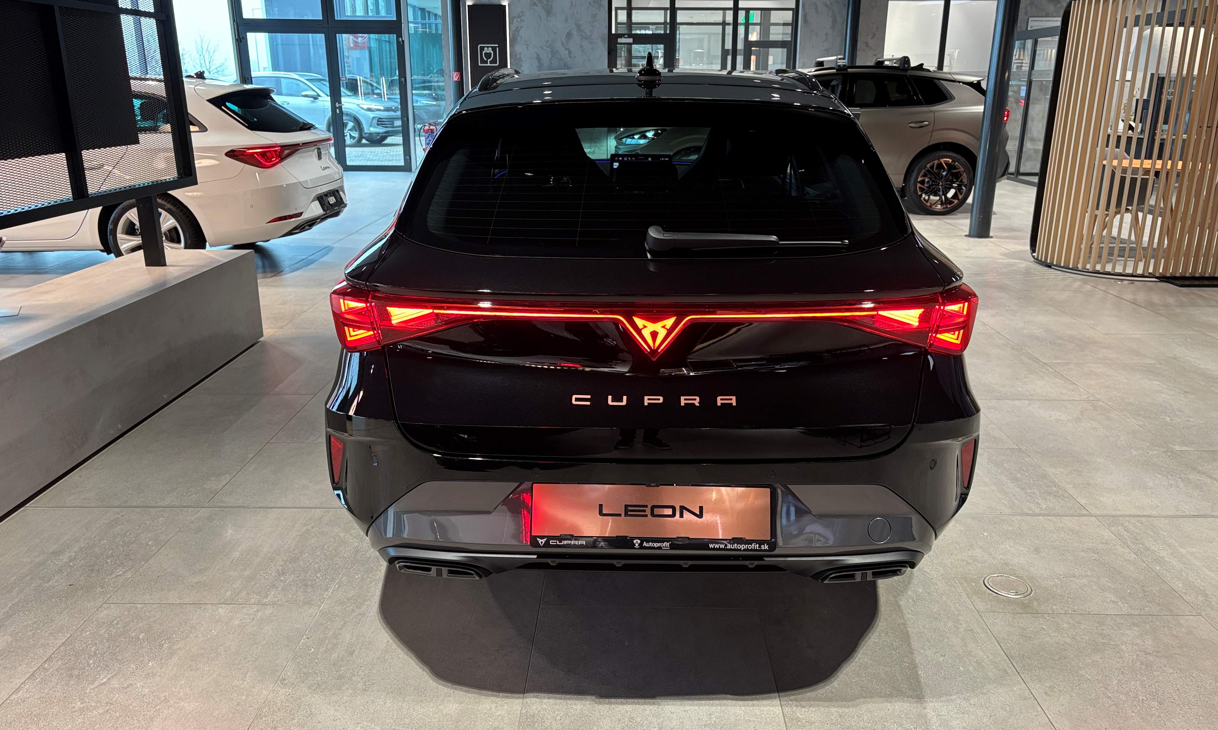 Obrázok CUPRA Leon SP 2,0 TSI 204 4D 7-DSG