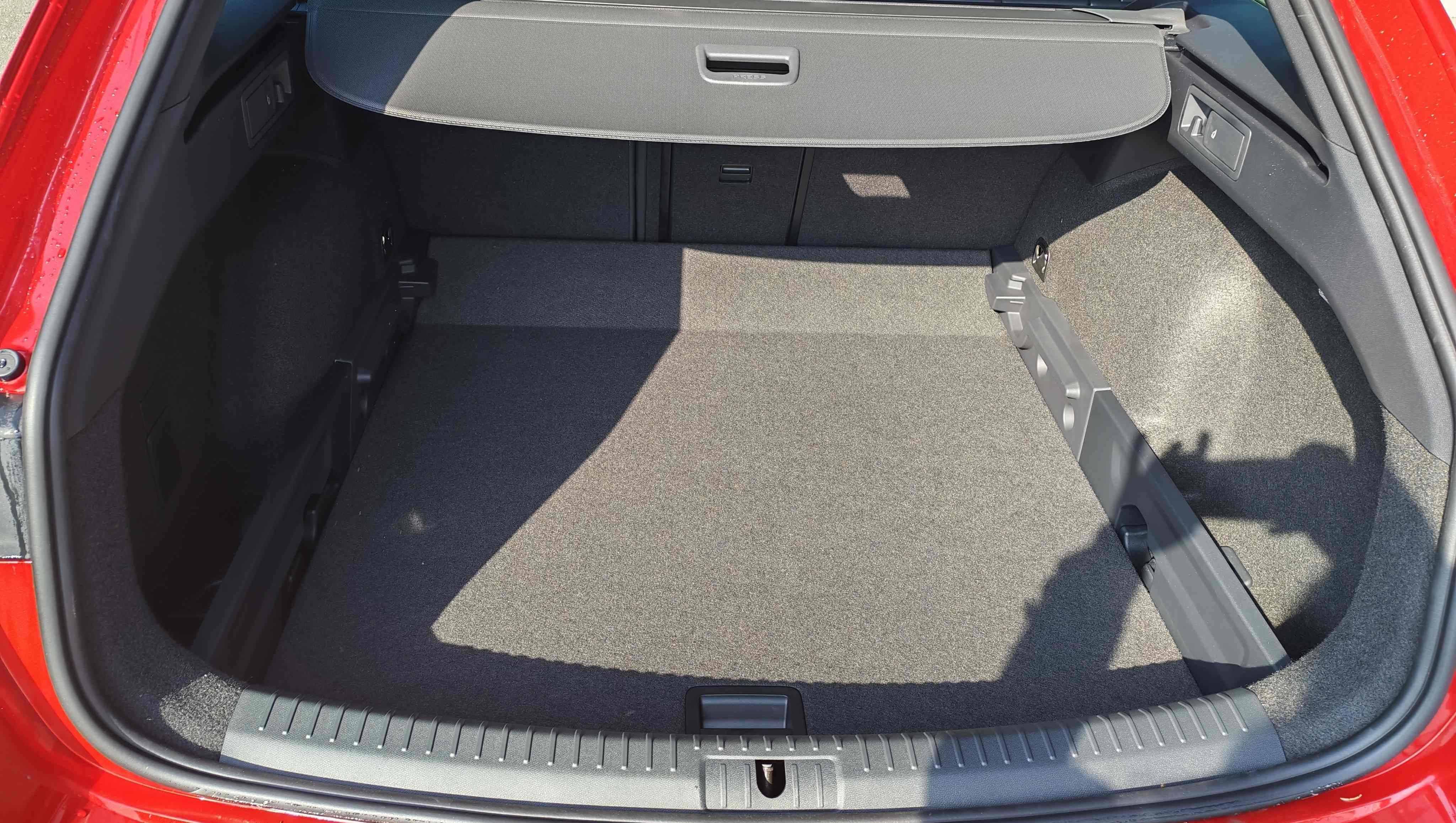 Obrázok Leon SP FR Black+ 1,5 eTSI 150 7DSG