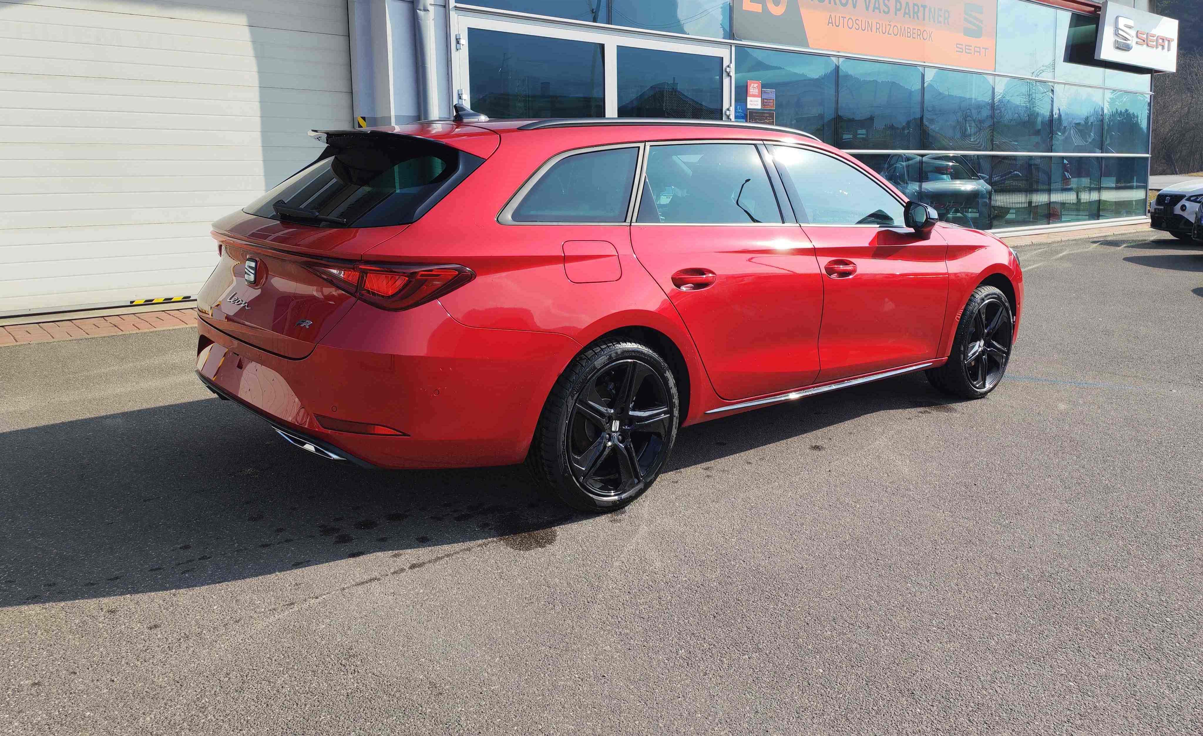 Obrázok Leon SP FR Black+ 1,5 eTSI 150 7DSG