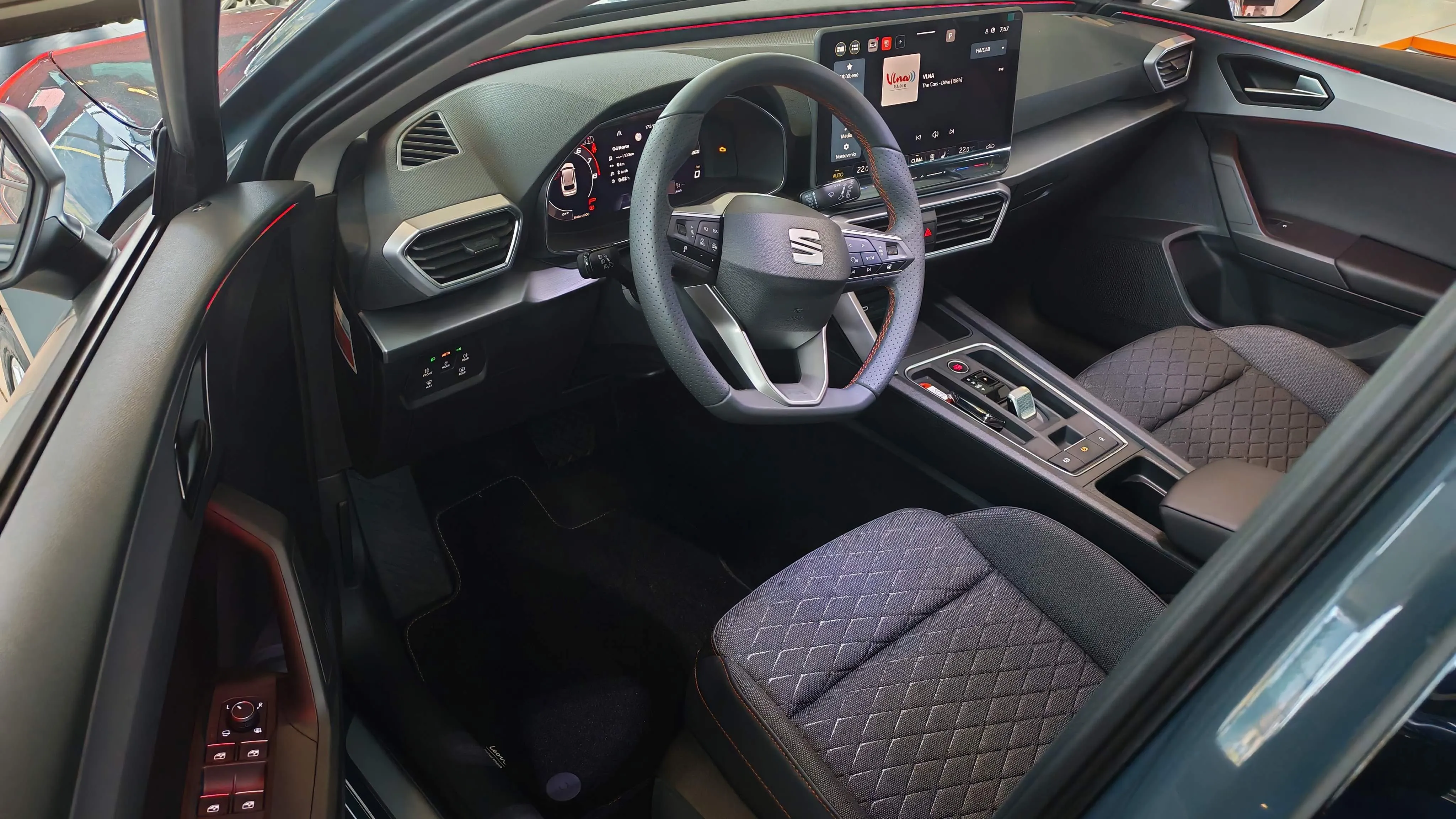 Obrázok Leon SP FR Max+ 1,5 eTSI 150 7DSG