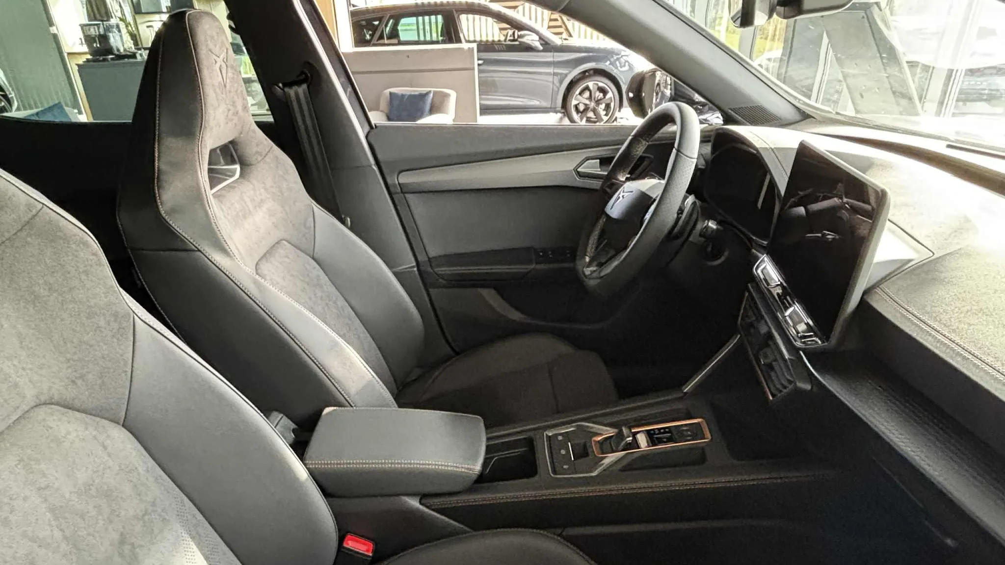 Obrázok CUPRA Formentor 1,5 eTSI 150 7DSG