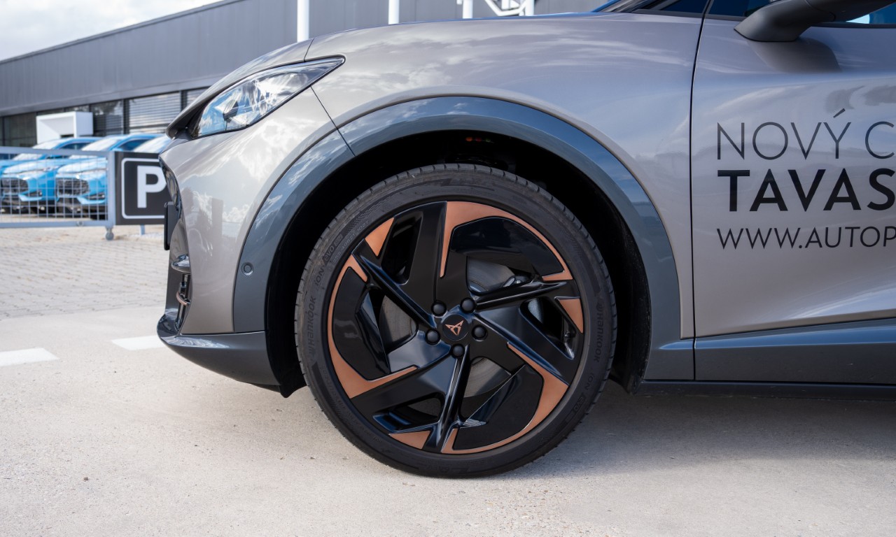 Obrázok CUPRA Tavascan 286/82 ADRENALINE