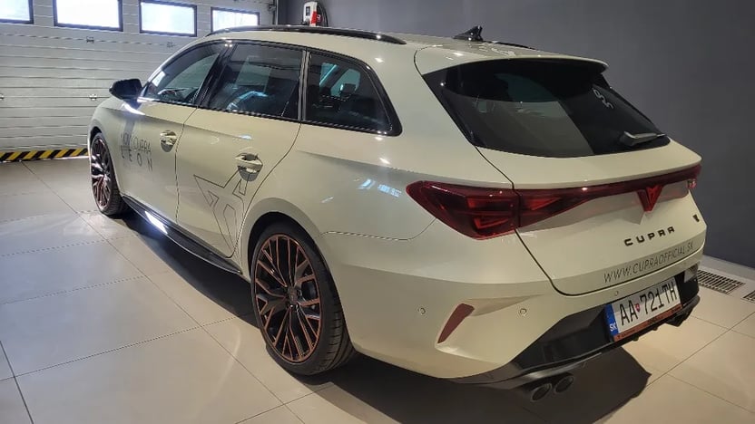 Obrázok CUPRA Leon SP VZ 2,0 TSI 333 4D 7-DSG