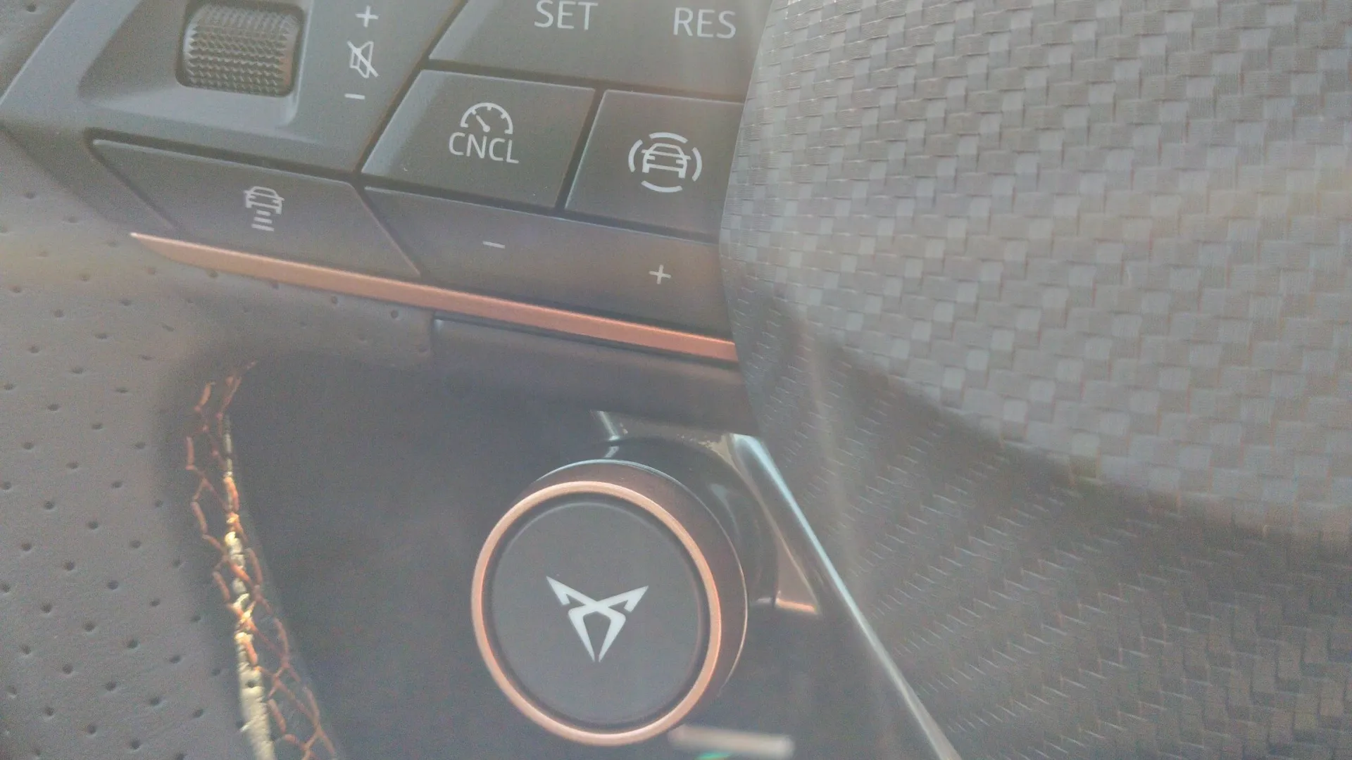 Obrázok CUPRA Formentor 1,5 eTSI 150 7DSG