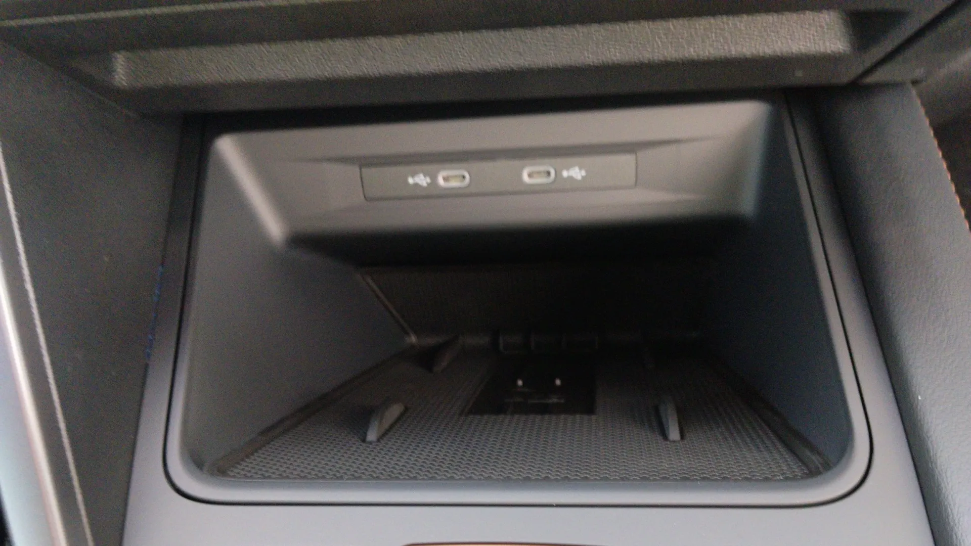 Obrázok CUPRA Formentor 1,5 eTSI 150 7DSG