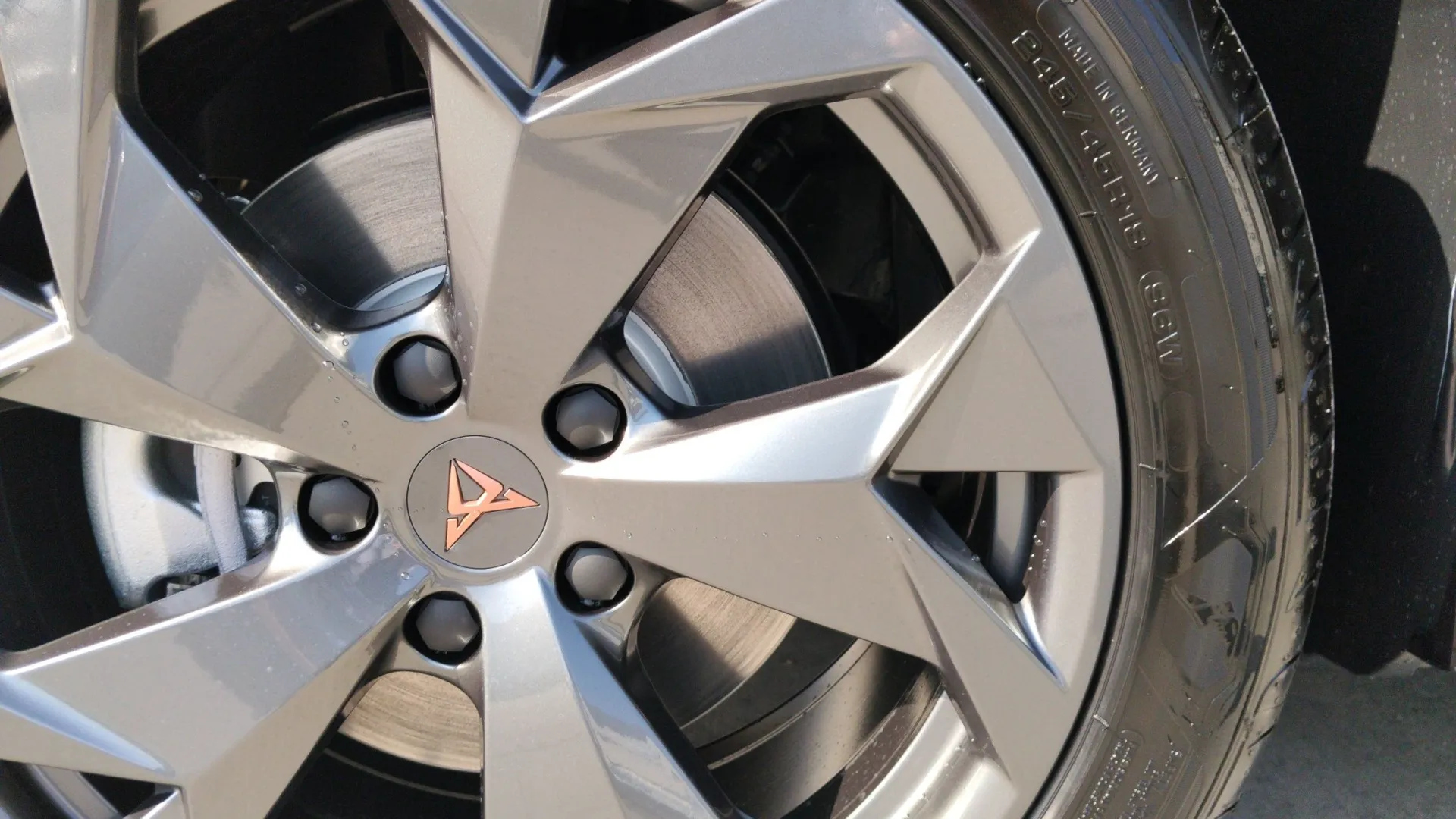 Obrázok CUPRA Formentor 1,5 eTSI 150 7DSG