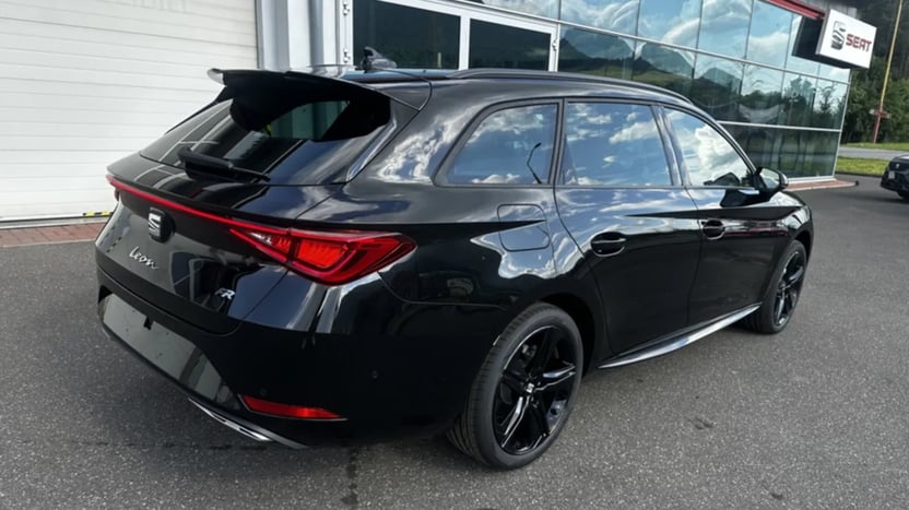 Obrázok Leon SP FR Black+ 1,5 eTSI 150 7DSG